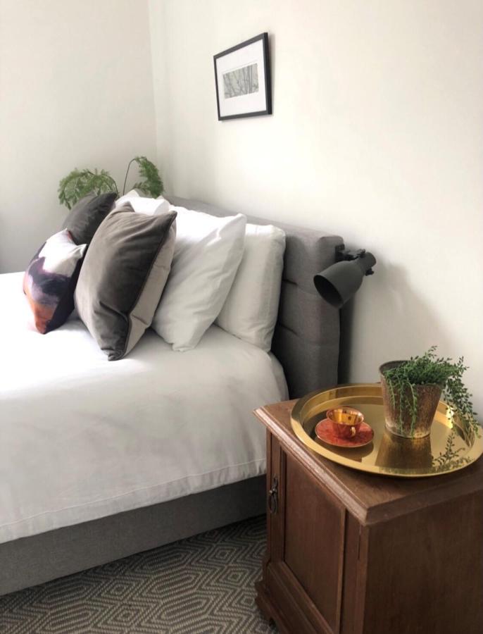 Perfectly Located 4 Storey Townhouse With 2 Parking Spaces In Central ฮาร์โรเกต ภายนอก รูปภาพ